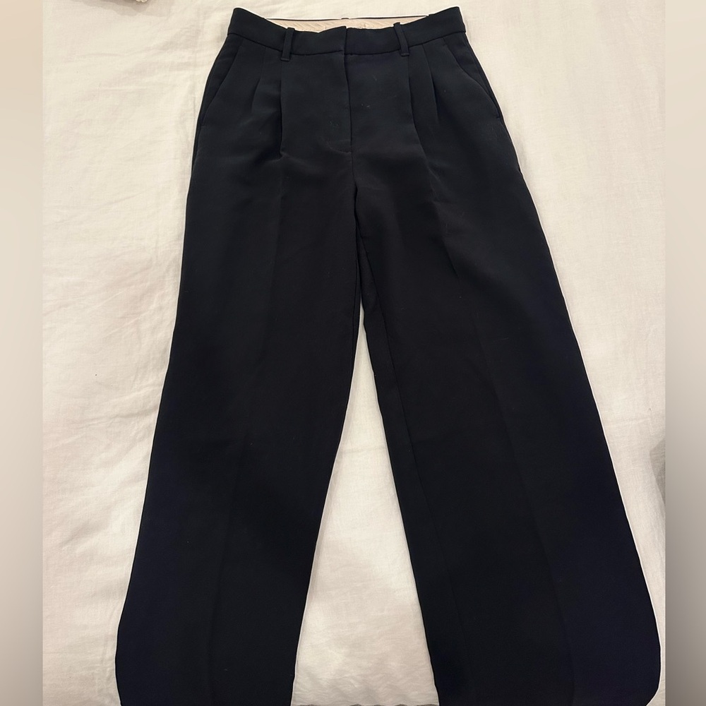 Aritzia Black Effortless Pant - Picture 2 of 2